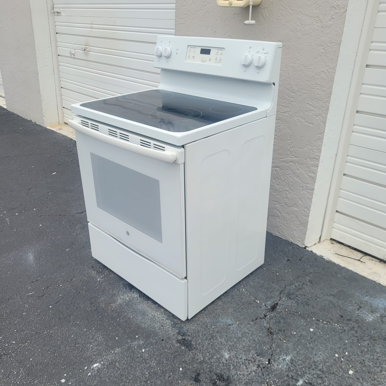 GE Electric Stove GE Electric Stove